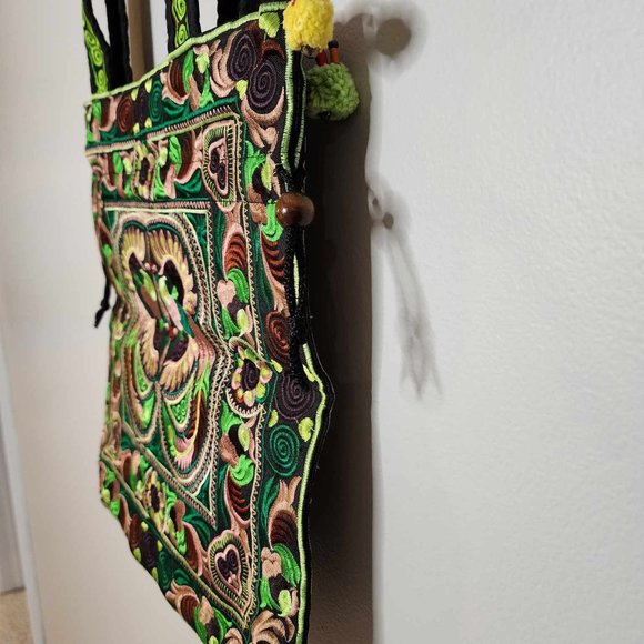 Green Bird Pattern Embroidered Purse - Picture 9 of 16